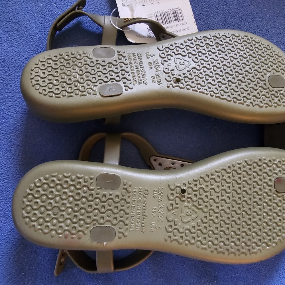 New Ipanema Olive Sandals with Gold Studs 5 - Picture 2 of 2